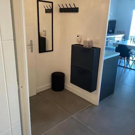 La Petite Escapade Apartment *